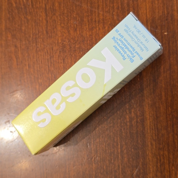 Kosas Revealer Skin-Improving Foundation in Very Light Neutral 100 - NEW - Picture 2 of 8